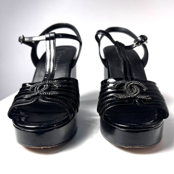 CHANEL 2012 WEDGE SANDALS INTERLOCKING CC logo BLACK PATENT LEATHER  8USA 38EU - Picture 6 of 10